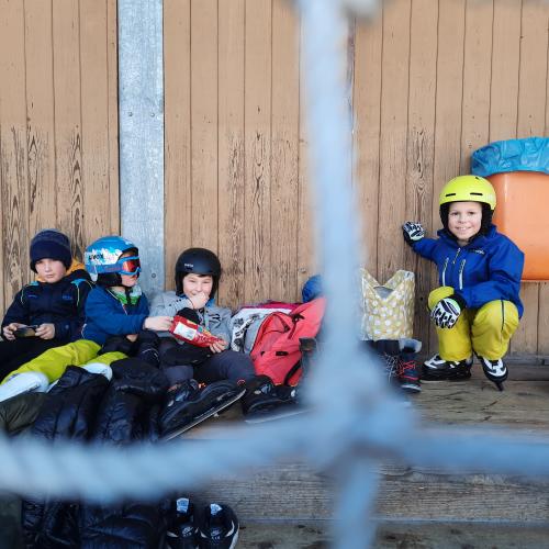 Das letzte Mal gemeinsam mit unserer Klasse am Eislaufplatz