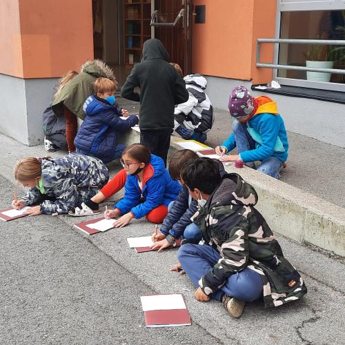  Die Zirler Parrkirche wird gemalt