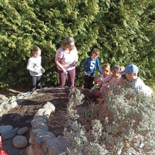 Gartenarbeit im Frühling