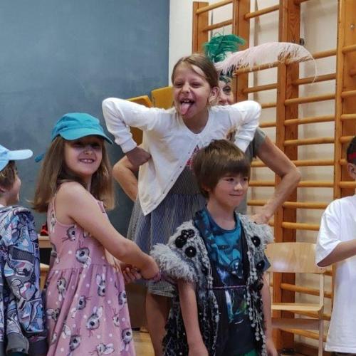  Endlich darf wieder Besuch in unsere Klasse
