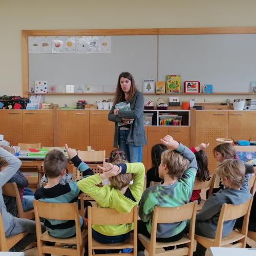 Bibliotheksstunden mit Martina und Sandra