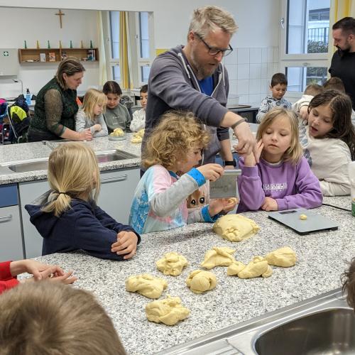 Osterhasen-Backen