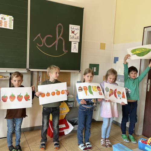 Die Raupe Nimmersatt zeigte uns die Wochentage