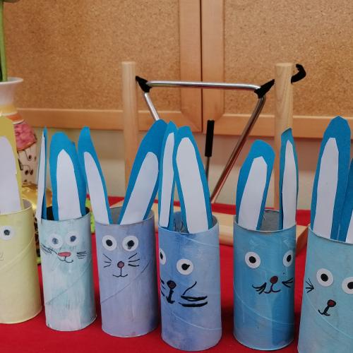 Wir basteln Osterhasen!