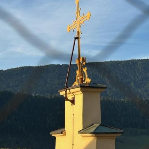 Kirche, Kirchturm und Zachäussingen