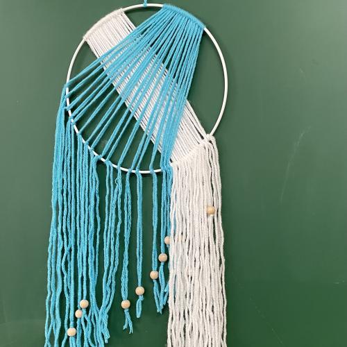 4. Klasse: Ein Farbkreis mit Wolle