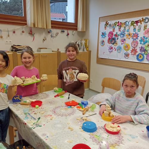 Kreative Schülerinnen und Schüler im Jänner