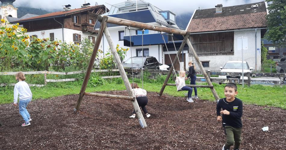  Bewegung am Spielplatz