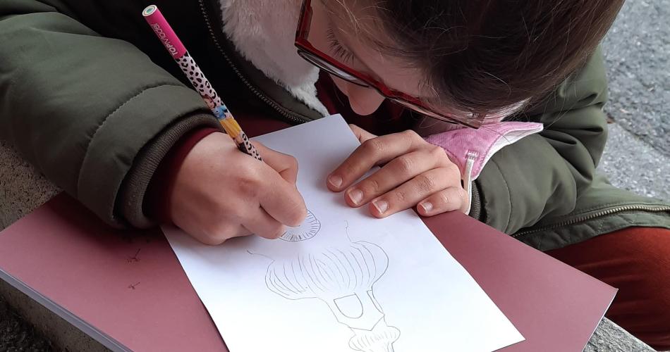  Die Zirler Parrkirche wird gemalt