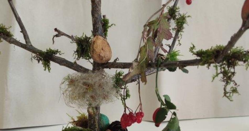 Kunstwerke mit Schätzen aus dem Wald