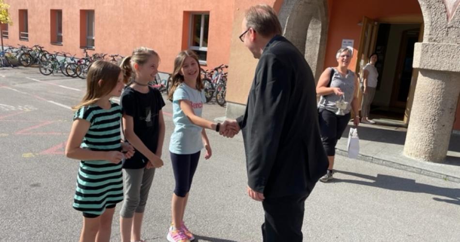 Besuch von Bischof Hermann Glettler