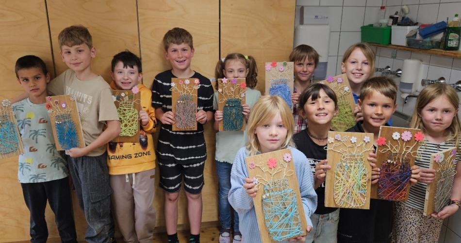 Vatertagsgeschenke der vierten und zweiten Klasse